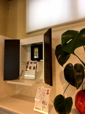 壁掛け式のお仏壇です。