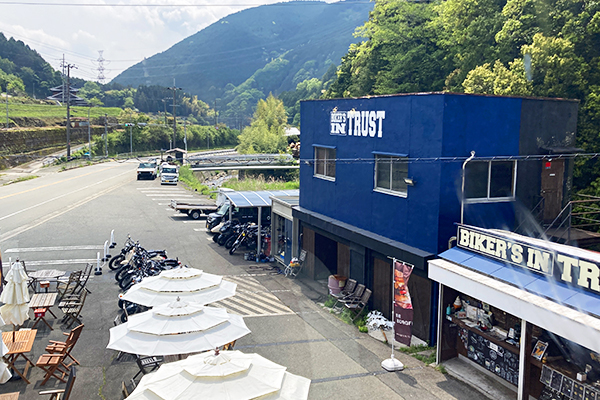 バイカーズカフェトラスト3